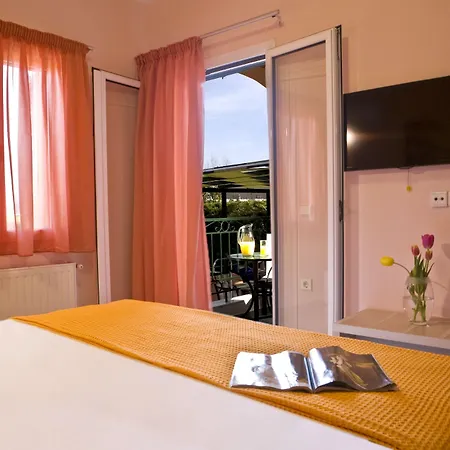 Anthemis Luxury Villa Kariótai